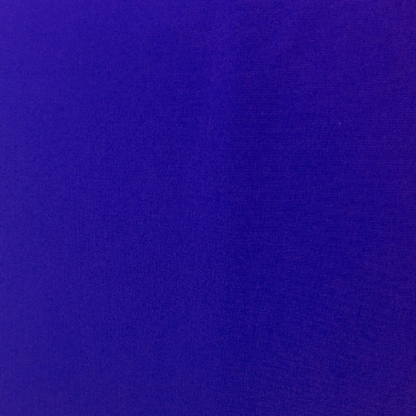 Matt két irányba elasztikus lycra 190 grm2. 100 százalékosan újrahasznosított ECONYL ® poliamid nylon szálból készült,  bizonyítottan kétszer jobban ellenáll a klórnak, barnító krémeknek, olajoknak mint a hasonló szövetek. LYCRA Xtra Life ™ hosszú élettratamú.